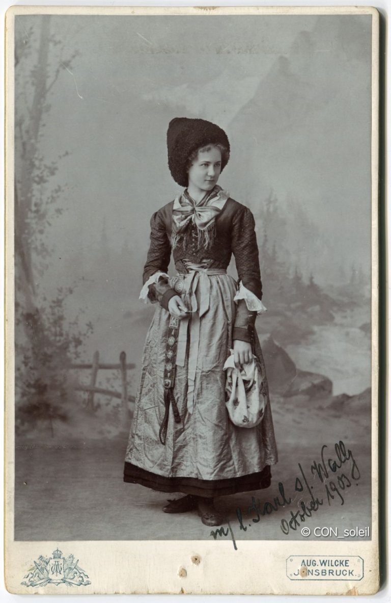 Tyrolian Beauty, 1903 – costume cocktail